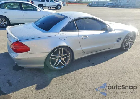 2006 Mercedes-Benz Sl 500 z USA, uszkodzony, nr VIN WDBSK75F26F117091